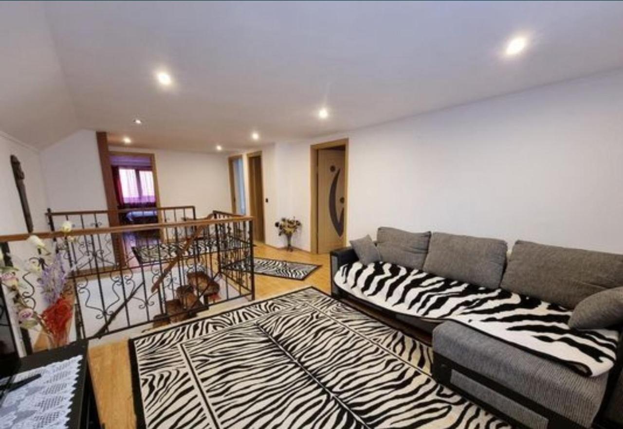 Ciprians' Home Sacele Luaran gambar