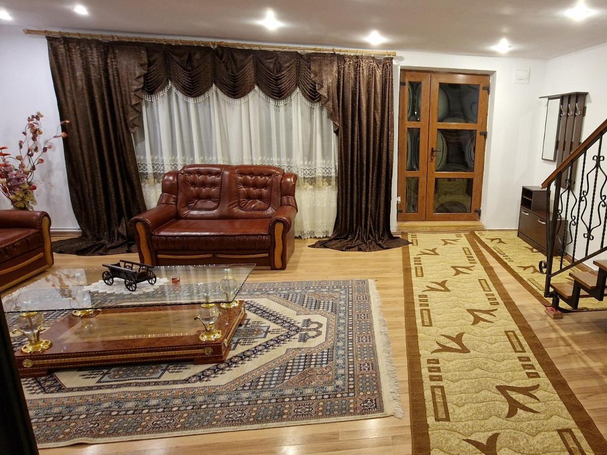 Ciprians' Home Sacele Luaran gambar